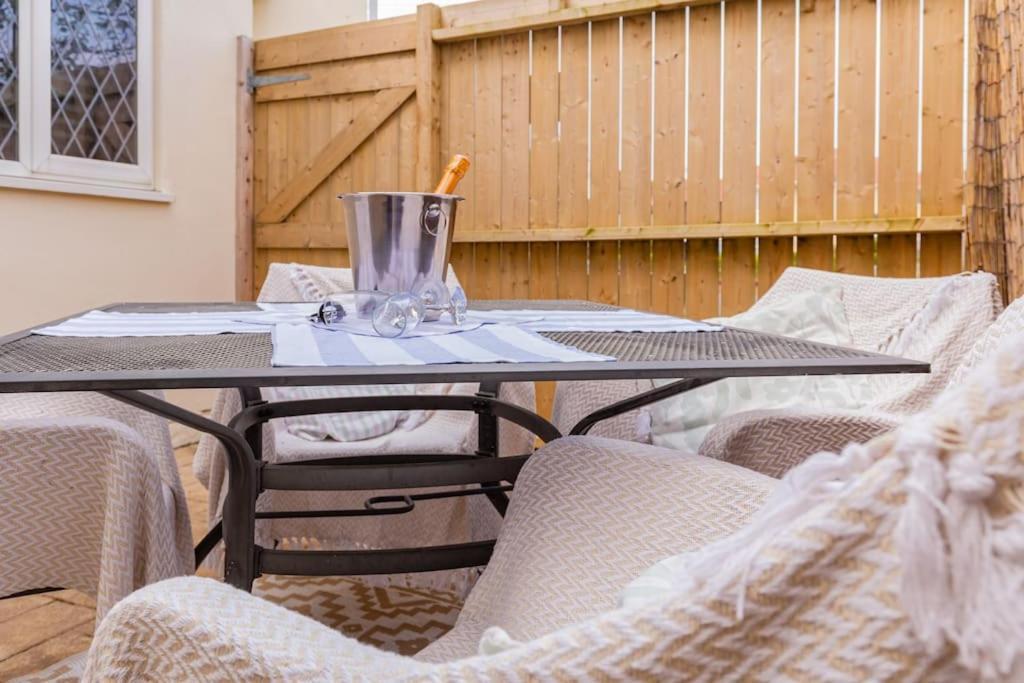 The Hideaway Villa Cleveleys Exteriör bild