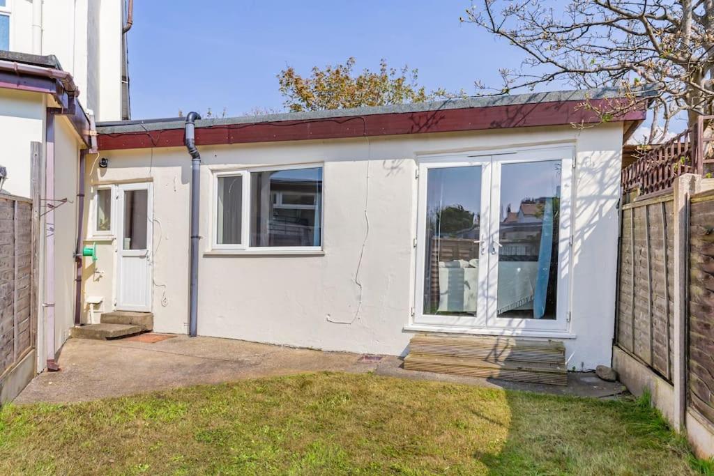 The Hideaway Villa Cleveleys Exteriör bild