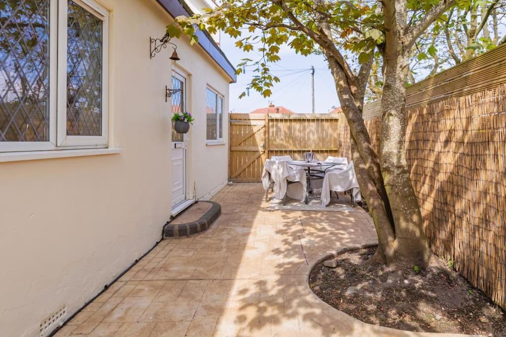 The Hideaway Villa Cleveleys Exteriör bild