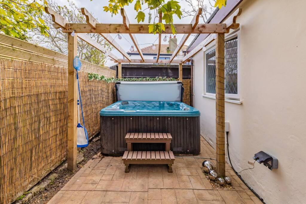 The Hideaway Villa Cleveleys Exteriör bild